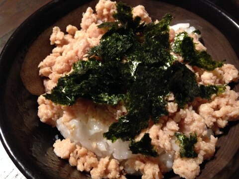 鶏ムネのほろほろそぼろ丼